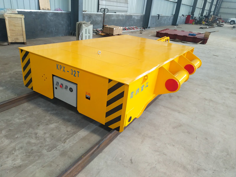 Trolley de 32 tones connectat al tractor